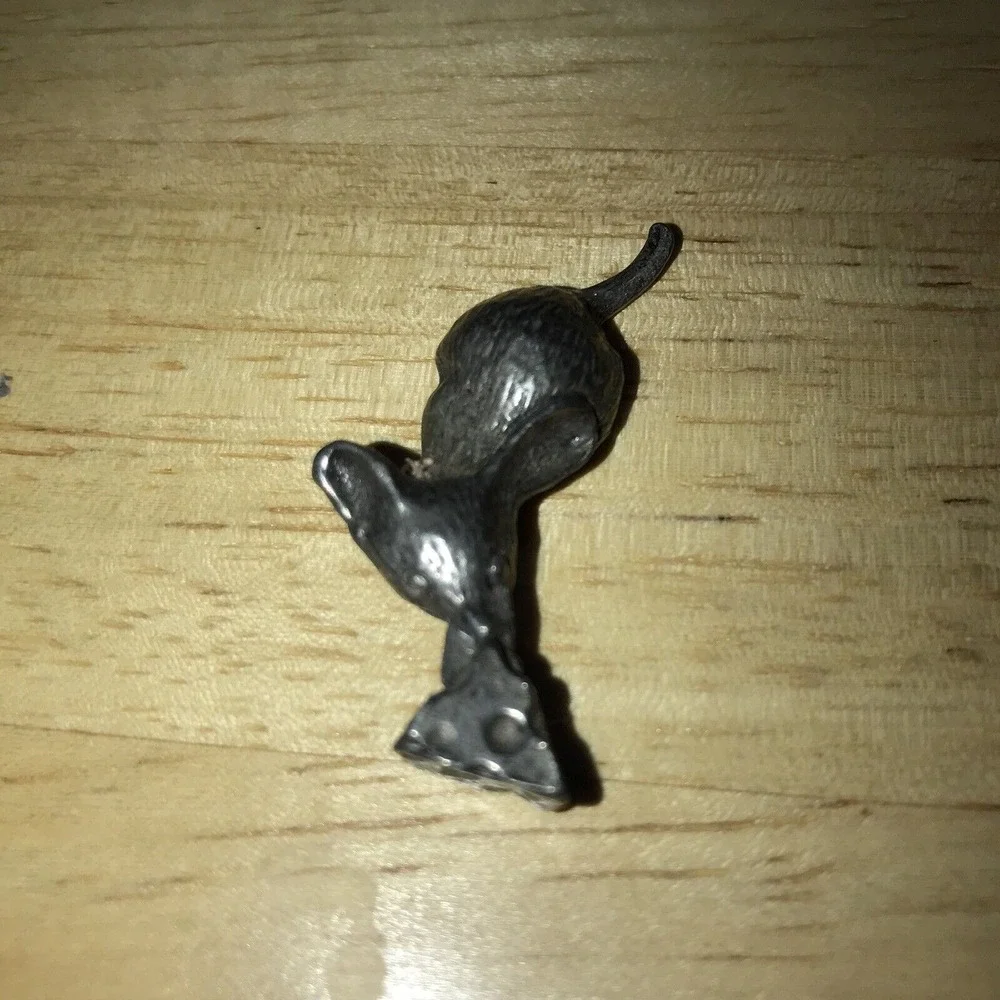 2 MINIATURE - PEWTER FIGURINE - RAT / MOUSE / MICE - EATING SWISS CHEESE